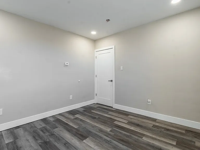 183 N Main St #7 — Photo 7
