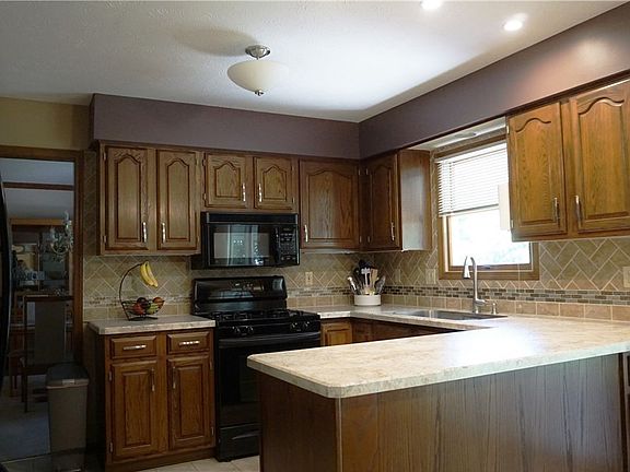 2nd image of 17128 Greenwood Dr