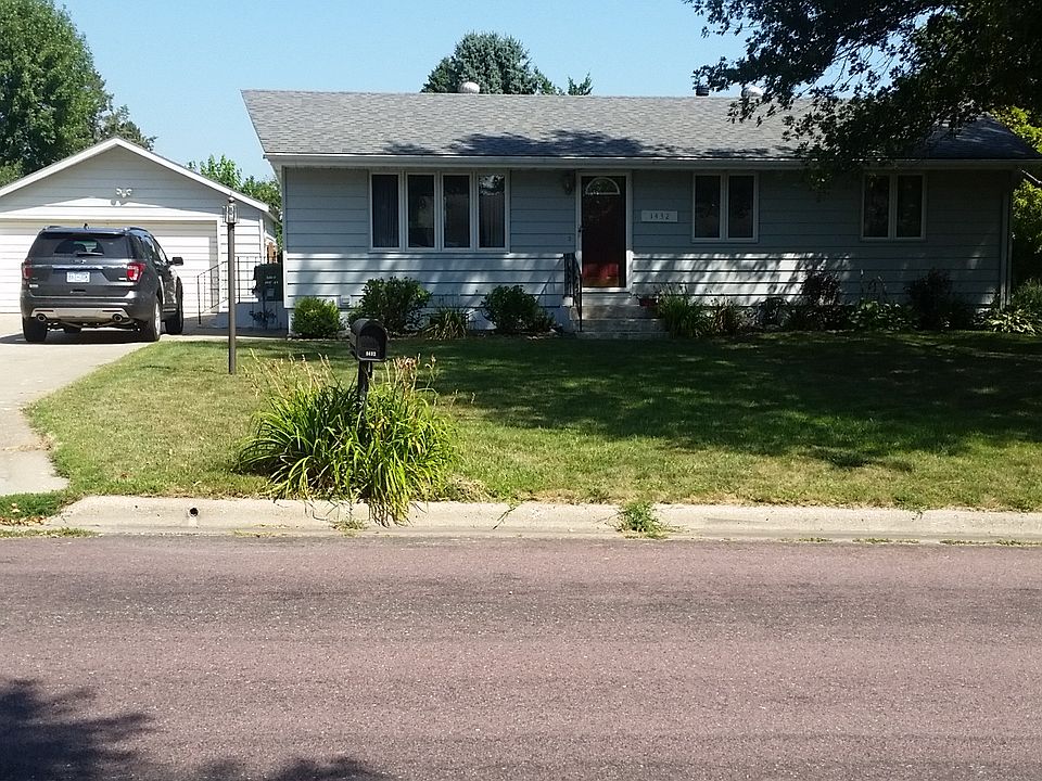 1st image of 1432 Hillcrest Ave