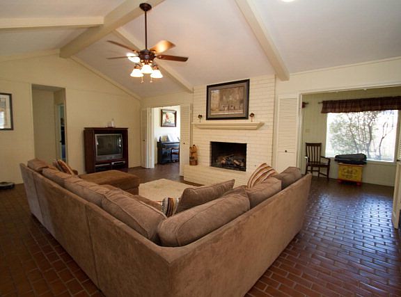 3rd image of 2307 Maxwell Dr