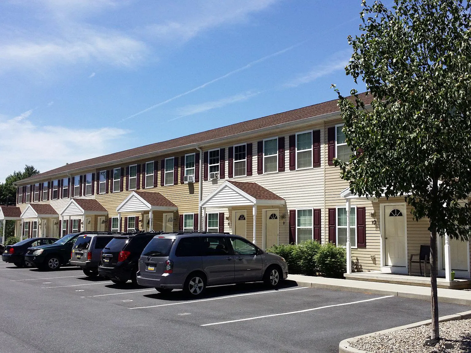2 bed, 1.5 bath, 900 sqft, $1,450 — Photo 1