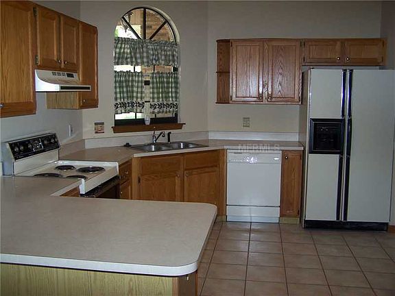 5th image of 2073 E Gloria Dr