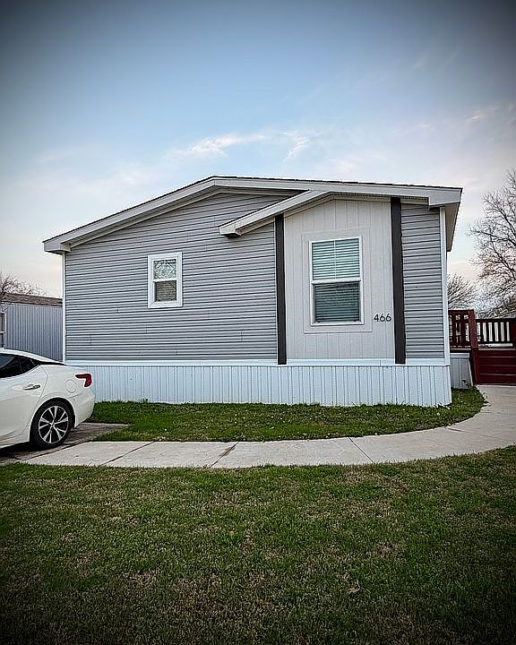 1st image of 466 Ewing Way