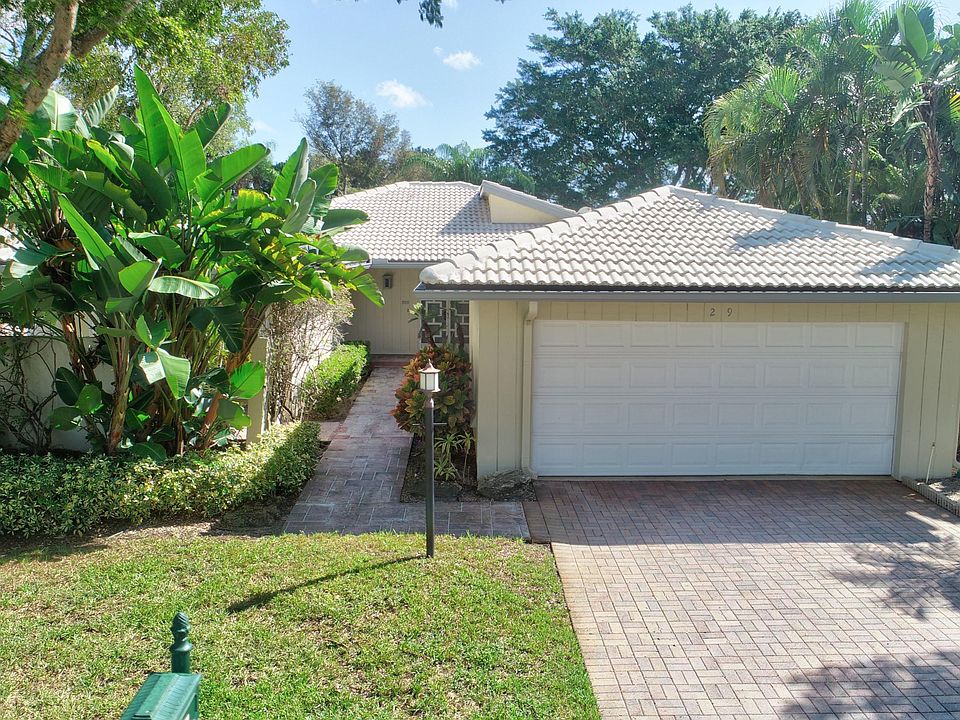1st image of 29 Glens Dr E