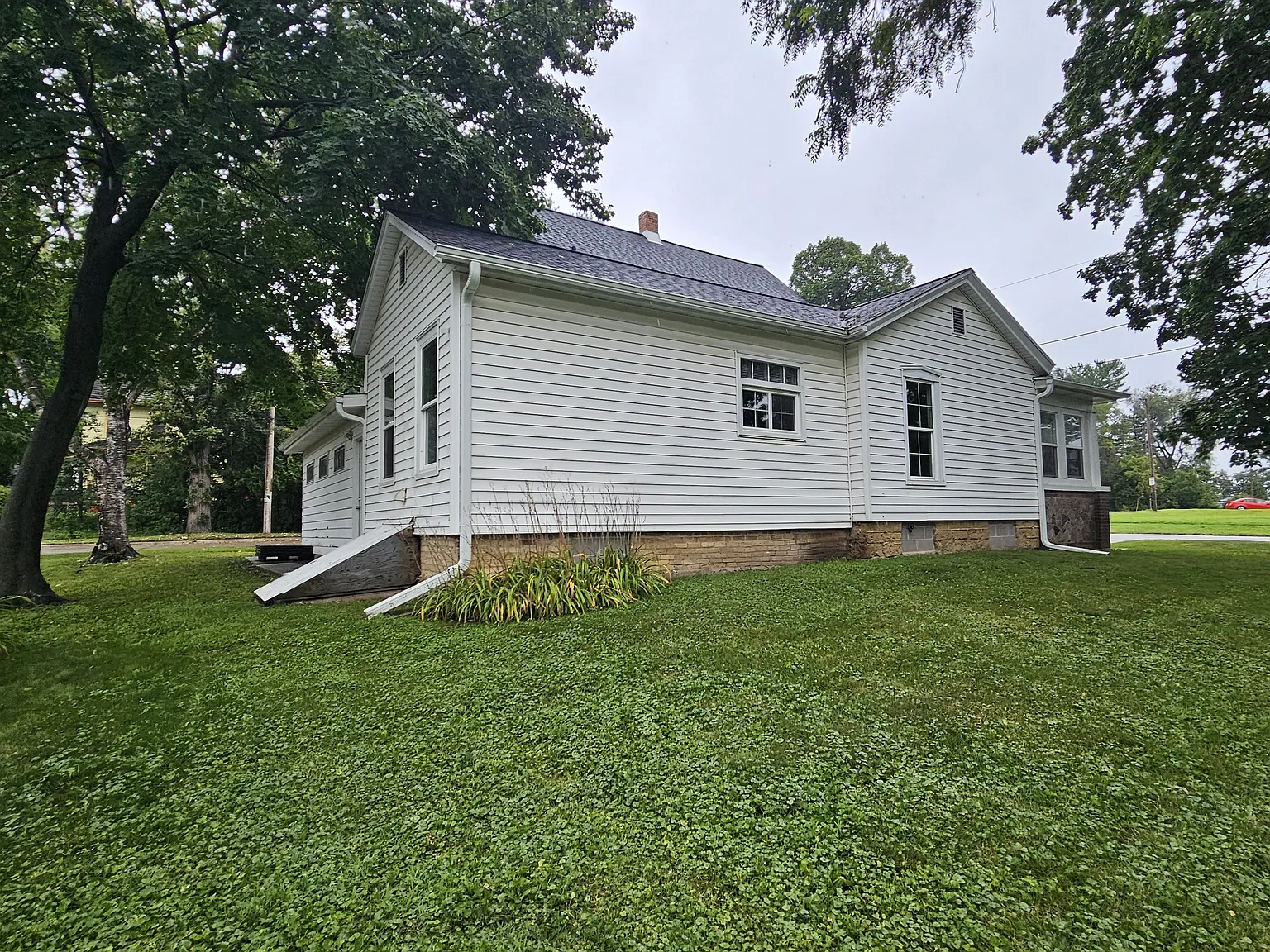 903 W Conger St — Photo 4