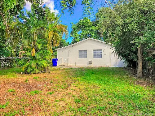 5647 NW 5th Ct #B Photo 1