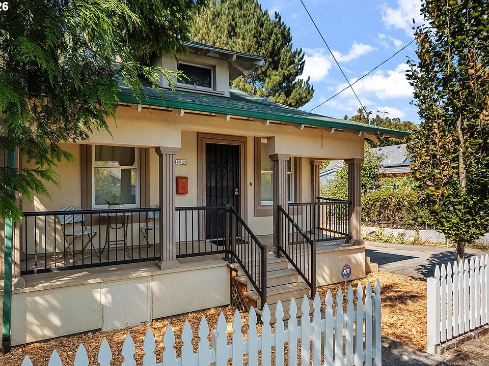 1st image of 4525 SE 35th Pl