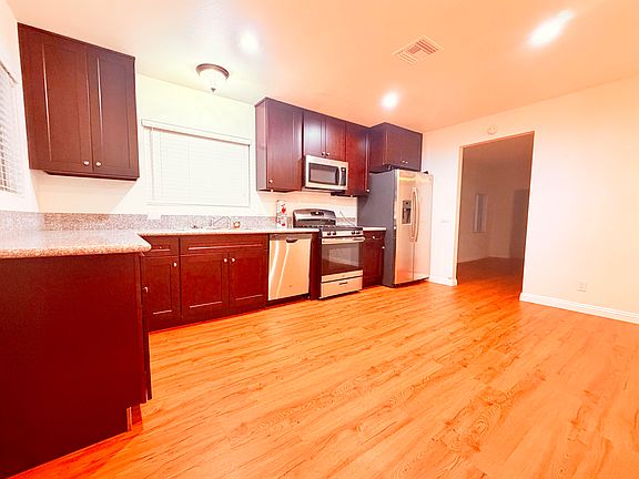 2nd image of 3416 Bartlett Ave