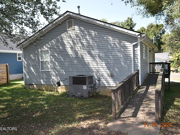 2nd image of 3740 Catalpa Ave