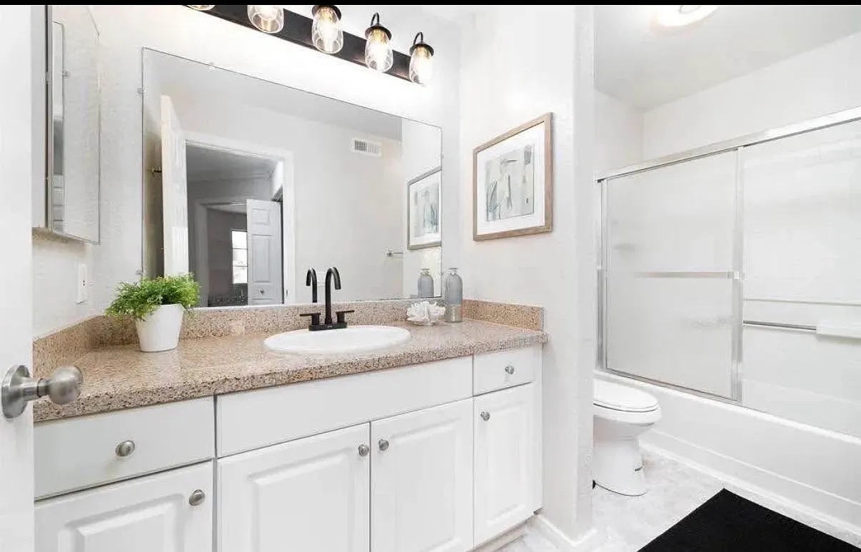 2 bed, 1093 sqft, $3,100 — Photo 3