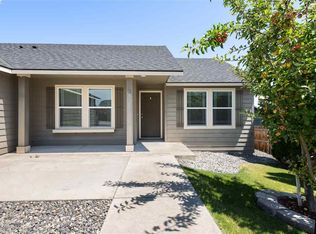 1831 Crab Apple Cir, West Richland, WA 99353