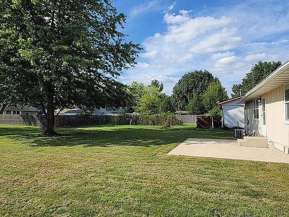 609 Pine  Back Yard 1