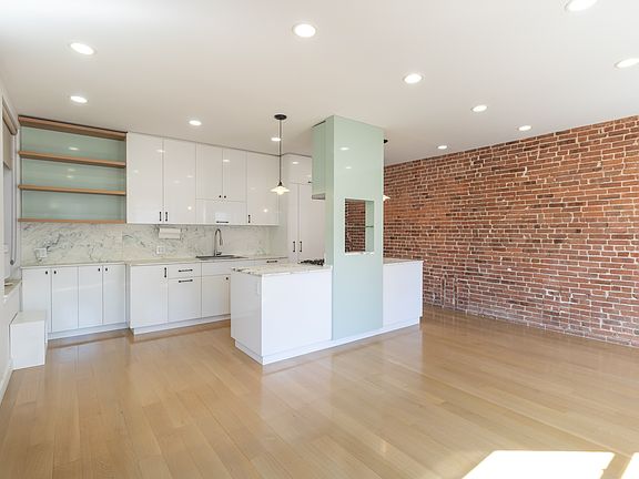 3rd image of 101 W 81st St APT 505