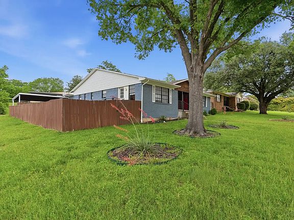 2nd image of 10805 Lake Gardens Dr