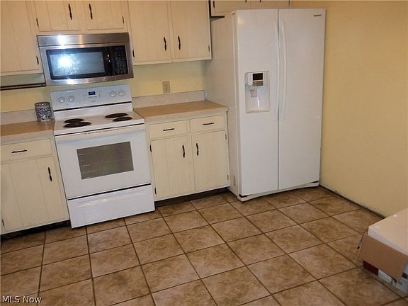 2nd image of 310 Wetmore Ave