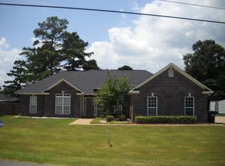 17 Peacock Dr, Phenix City, AL 36869