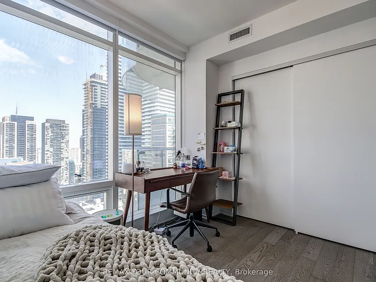 1 Bloor St E #2504 — Photo 11