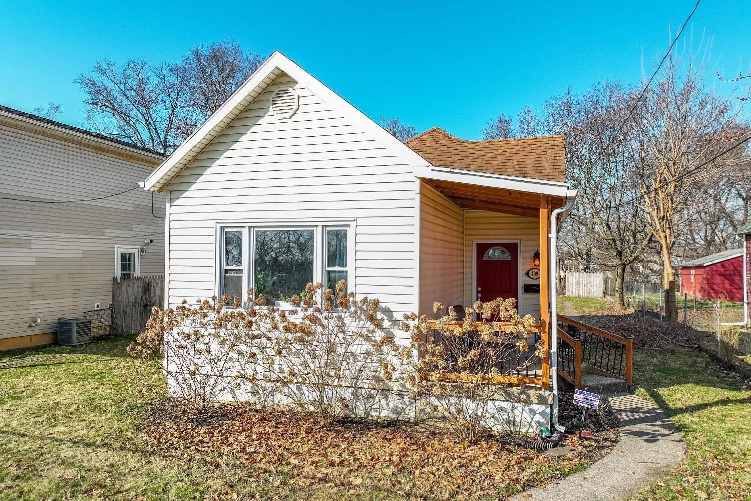 109 3rd St photo 1