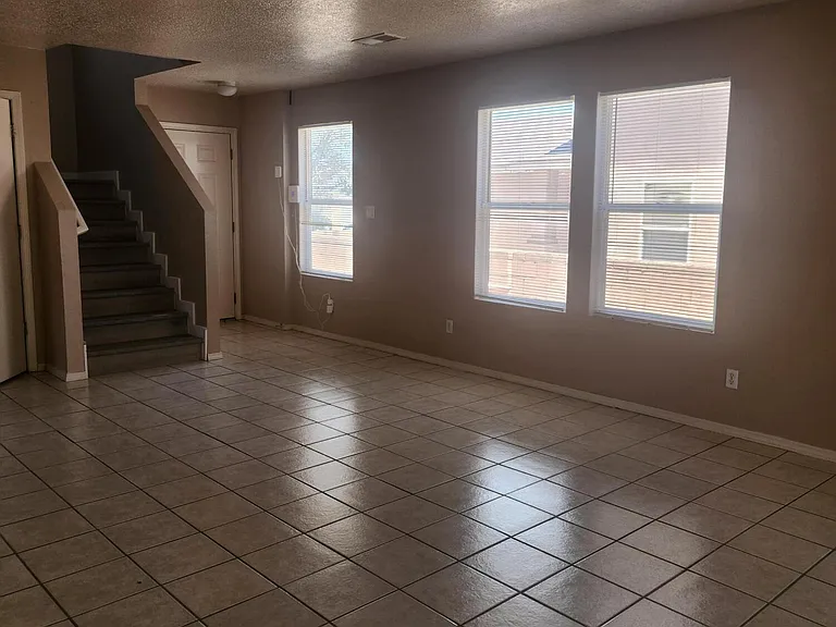 8404 Casa Morena Ct NW — Photo 2
