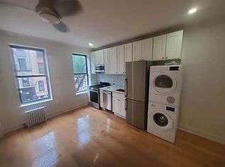 373 S 4th St #D2, Brooklyn, NY 11211