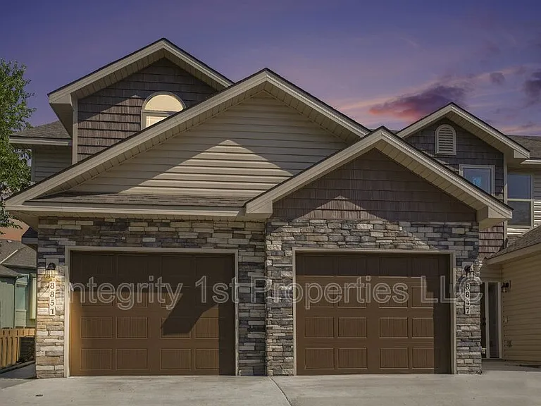 8831 N Helena Ave — Photo 1