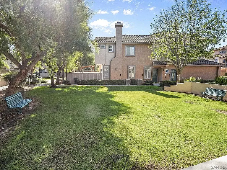 11380 Via Rancho San Diego #C — Photo 28