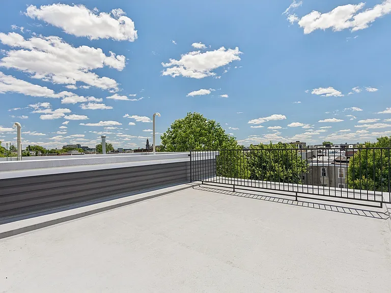2231 Pemberton St — Photo 34