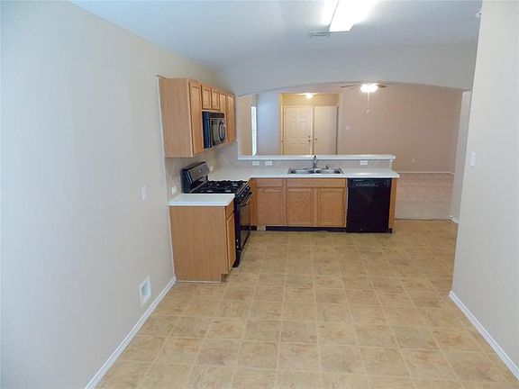 3rd image of 9402 Shaded Pines Dr