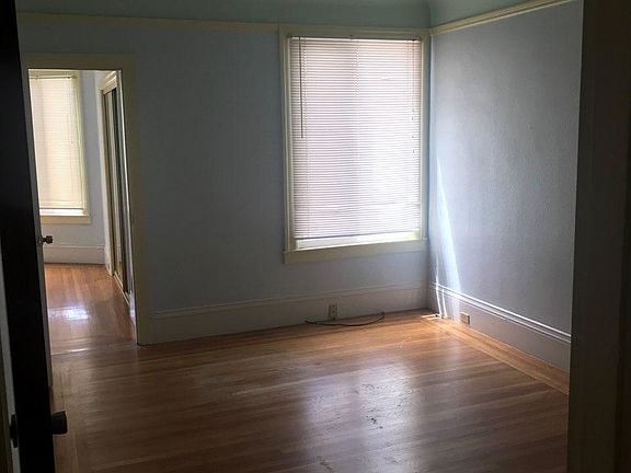 5th image of 815 44th Ave