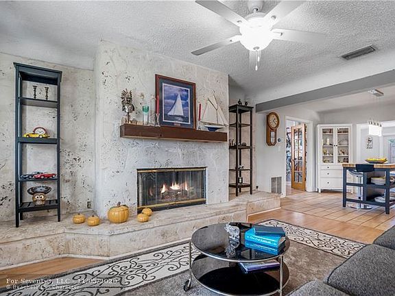 2nd image of 3020 NE 1st Ave