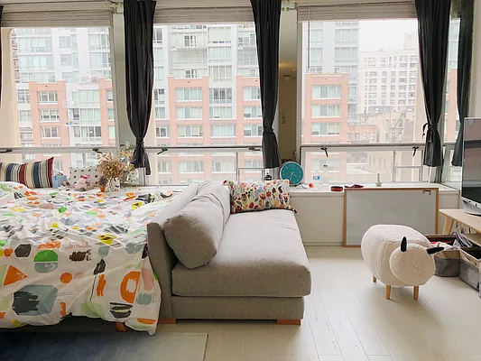 Rented by Toshiko Takahara, Lreb | media 5