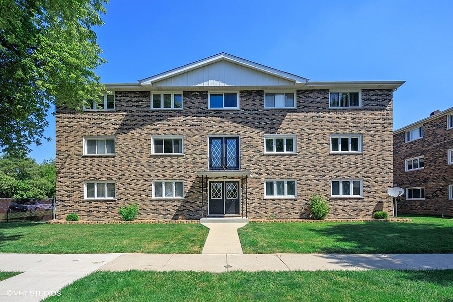 1st image of 5852 W 77th St Unit 202