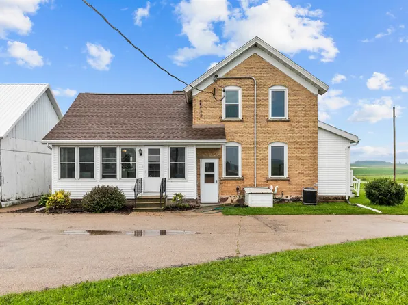 N8028 State Road 22, Bear Creek, WI 54922