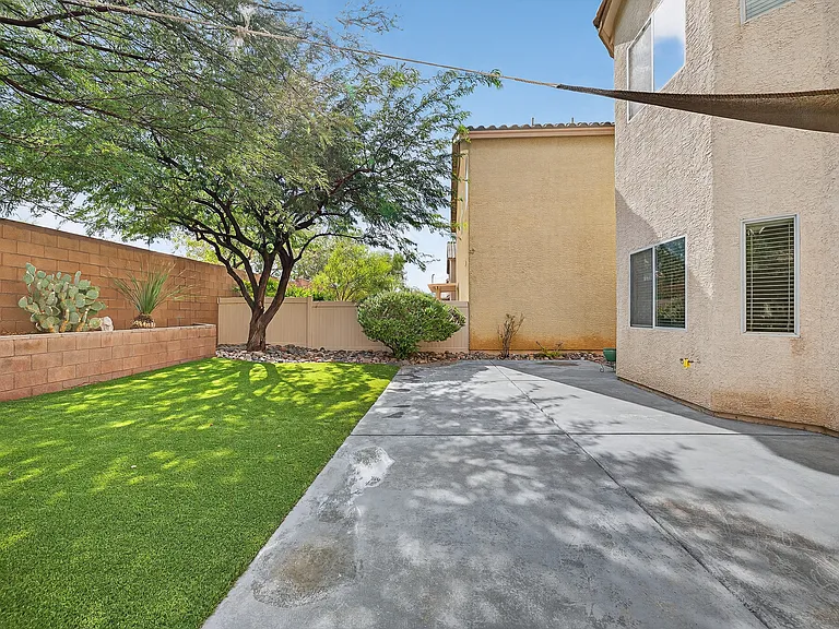 9157 Sunken Meadow Ave — Photo 31