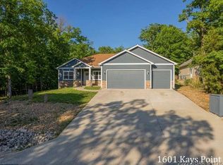 1601 Kays Point Rd, Lake Ozark, MO 65049