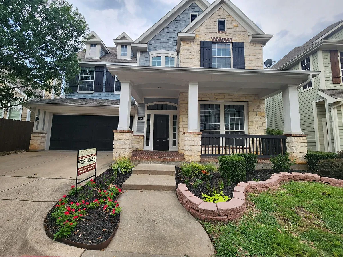 Building Photo - 2410 Grizzly Run Ln