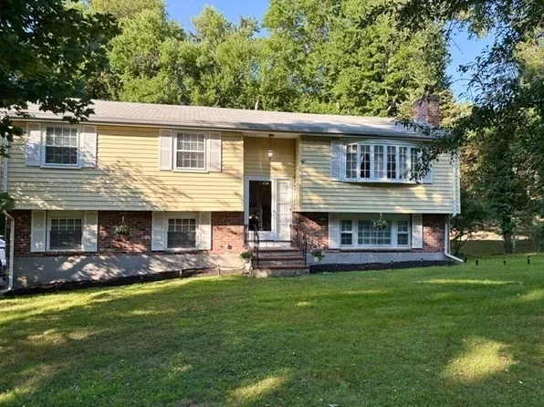 29 Old Coach Rd, Canton, MA 02021