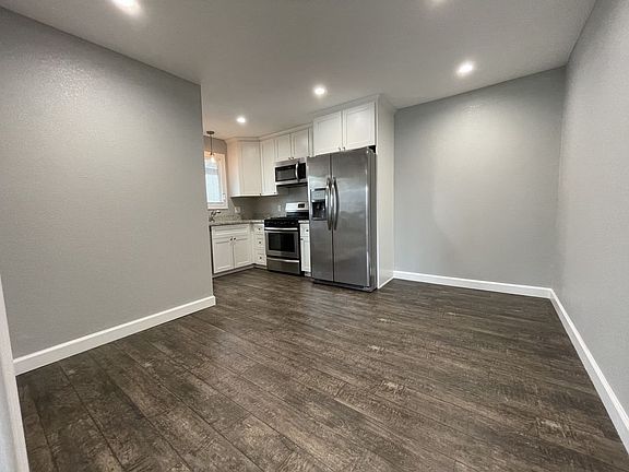 3rd image of 336 N Ellsworth Ave #0