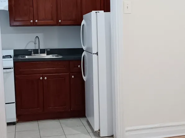 (undisclosed Address), Richmond Hill, NY 11418