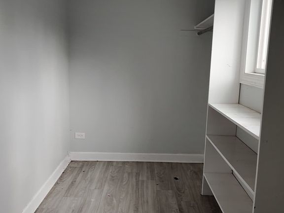4th image of 509 Chicago Rd #11