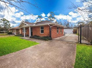 2115 Woodcrest Dr, Houston, TX 77018