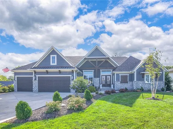 14 Buffalo Ridge Dr, Lake Winnebago, MO 64034