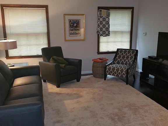 5th image of 610 W 4th St APT 1