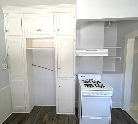 2nd image of 1746 E 2nd St #0