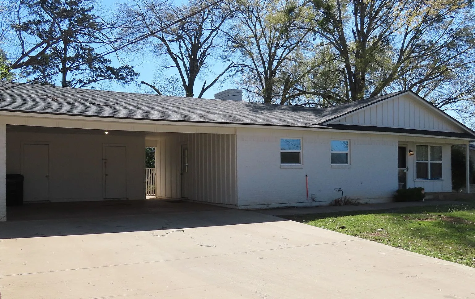 South Tyler-Corner Lot - 3 Bedroom 2 Bath — Photo 1