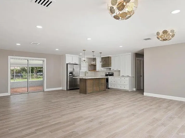 806 Walnut Ave — Photo 5