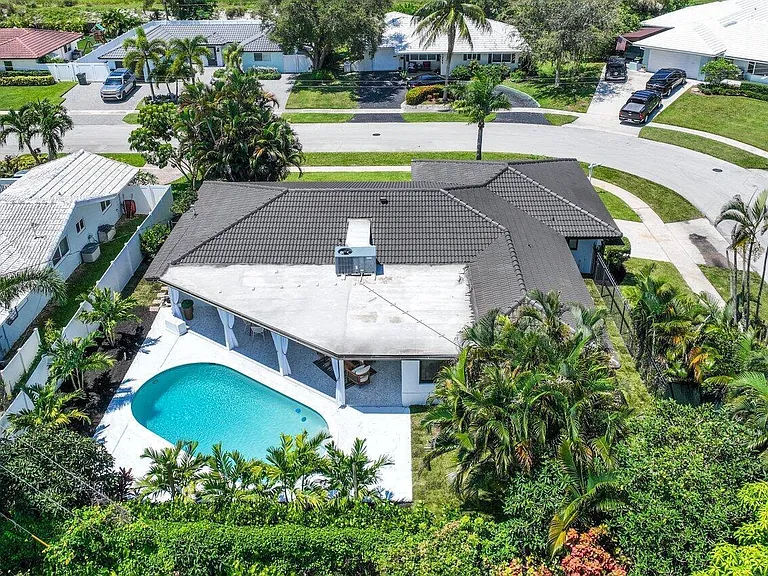 1200 SW 8th St — Photo 33