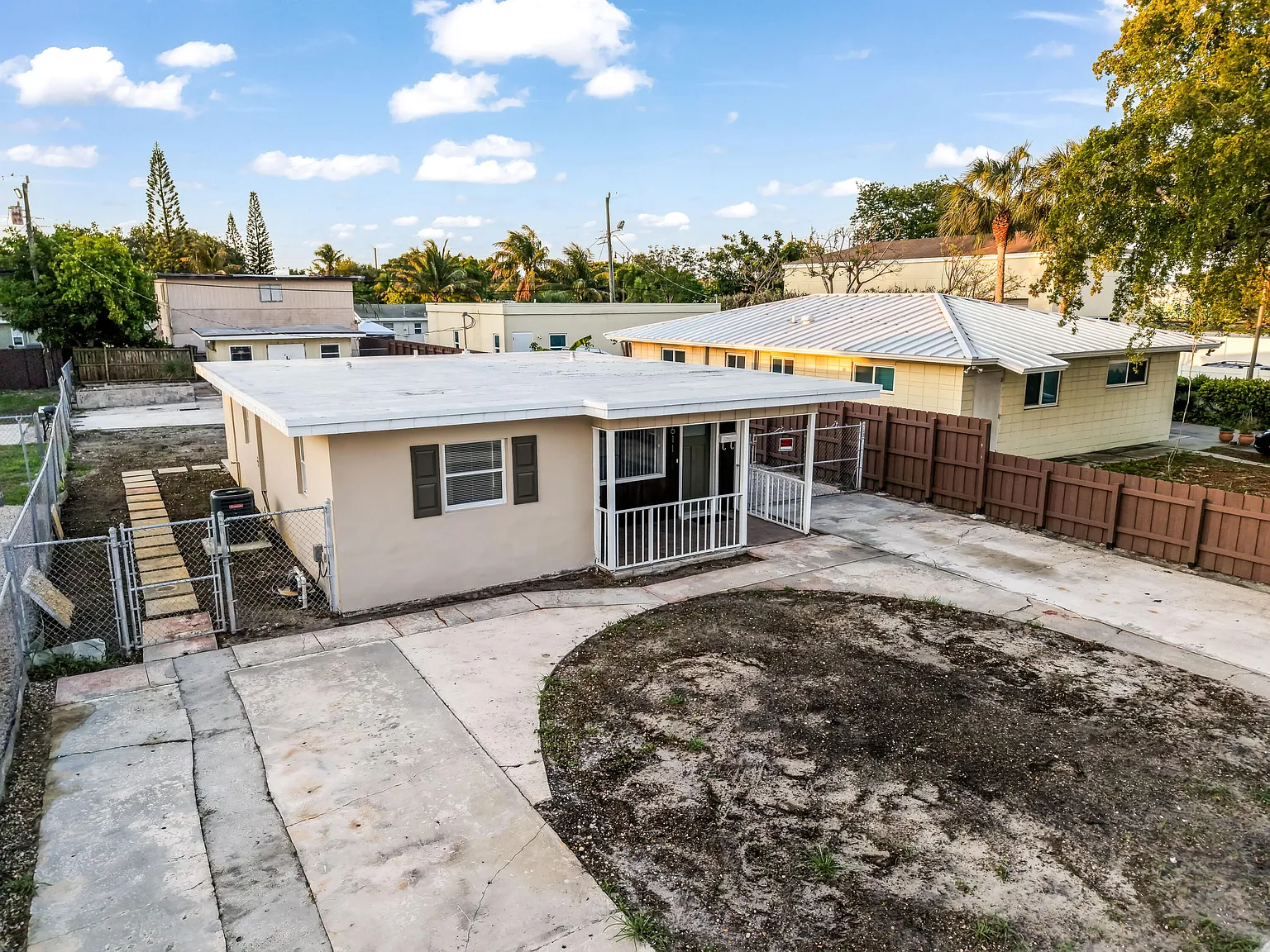 2 bed, 1.0 bath, 736 sqft, $2,250 — Photo 4