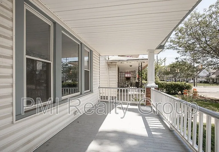 12203 Castlewood Ave — Photo 34