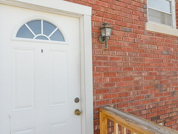 2nd image of 1415 W Main St #B